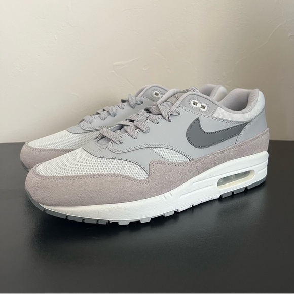 NEW Nike Air Max 1 Pure Platinum Grey - Picture 2 of 8